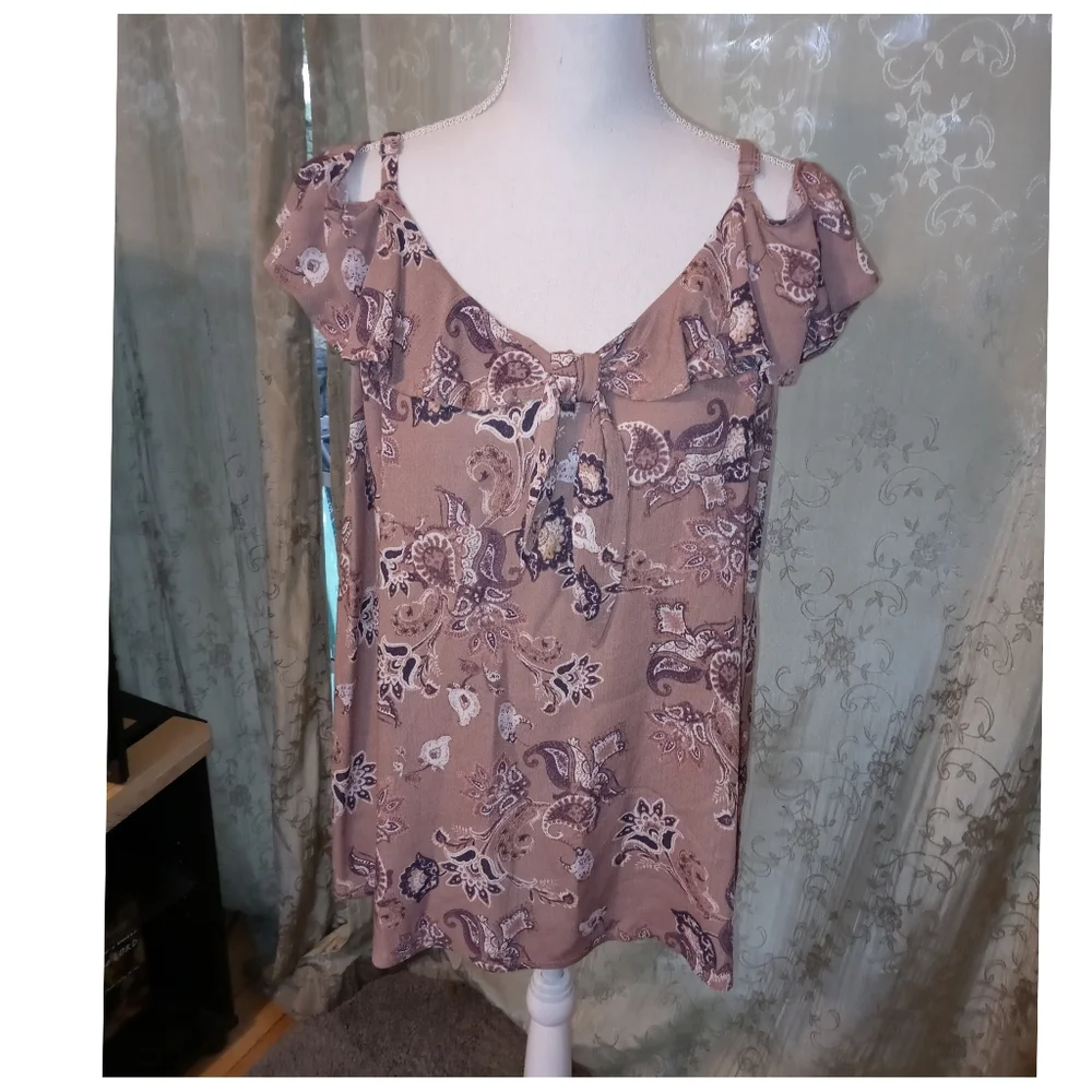 Torrid Walnut Paisley Gauze Cold Shoulder Cutout Top Tie Front Size 00 (M/L)